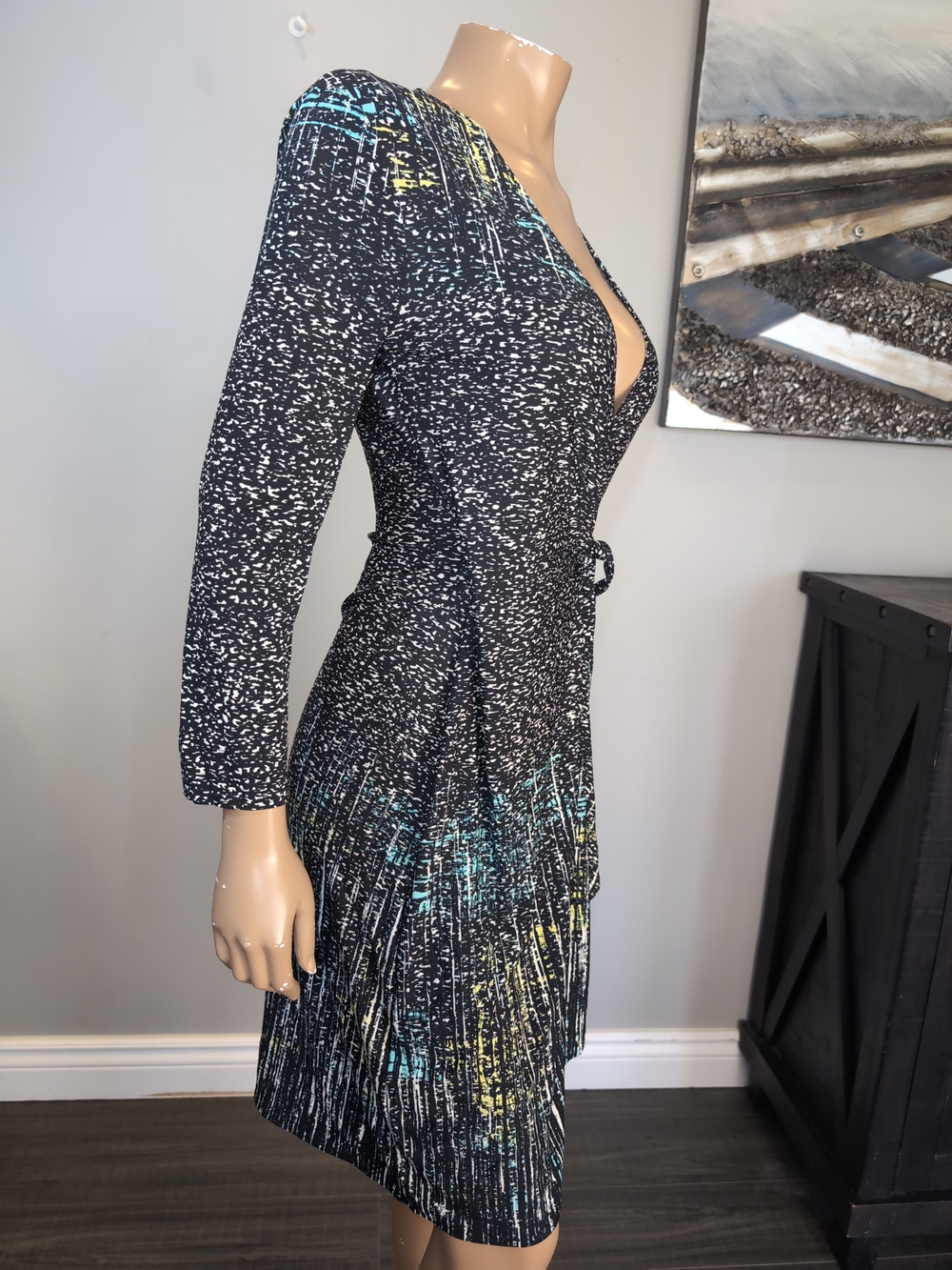 BCBGMAXAZRIA Adele Printed Wrap Dress Sea Green Abstract Jersey Knit Size Small - Picture 7 of 12